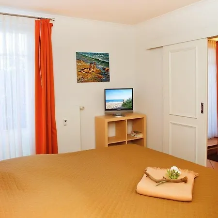 Duenenschloss-haus-2-wohnung-6-444 Apartment *